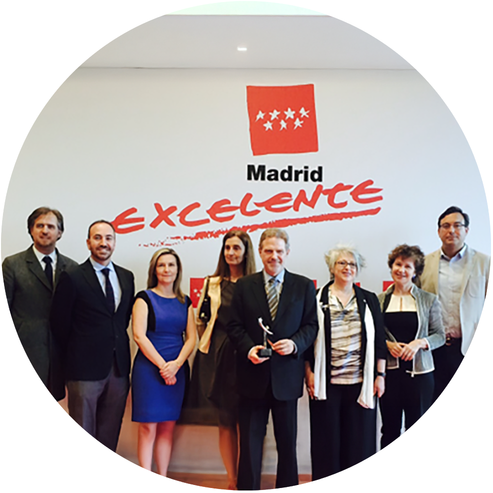 Entrega del premio Madrid Excelente a la junta de Gobierno del COAM, 2015